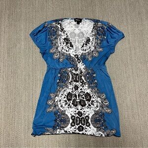 Y2k IZ Byer short sleeve blue wrap blouse with black floral design
